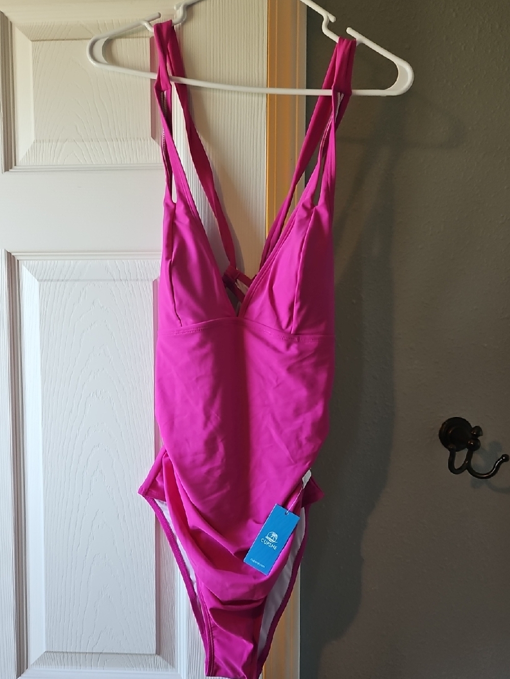 Cupshe LARGE Bright Pink WOMEN'S One-Piece TUMMY Control Swimsuit